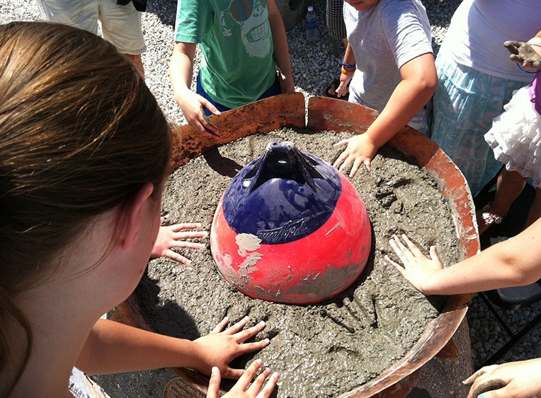 Eternal-Reefs-Casting-4-hands-in-the-concrete